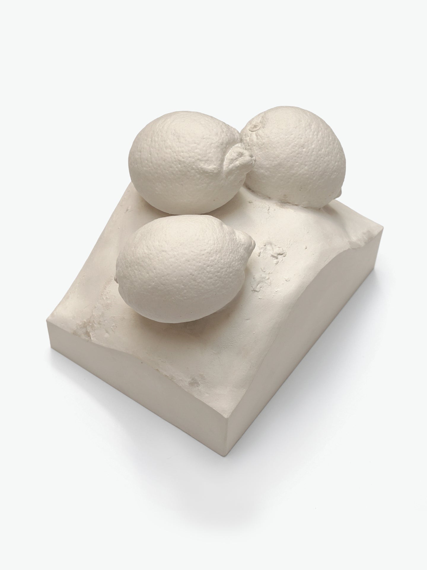 Tres limones (2025) - Gen Isoe [18 x 15 x 20 cm]